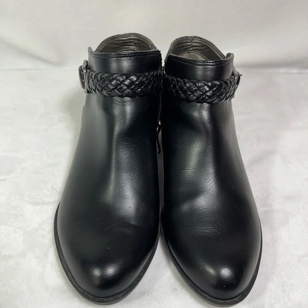 Life Stride Velocity Memory Foam Black Ankle Booties Women’s Size 7W Adriana
